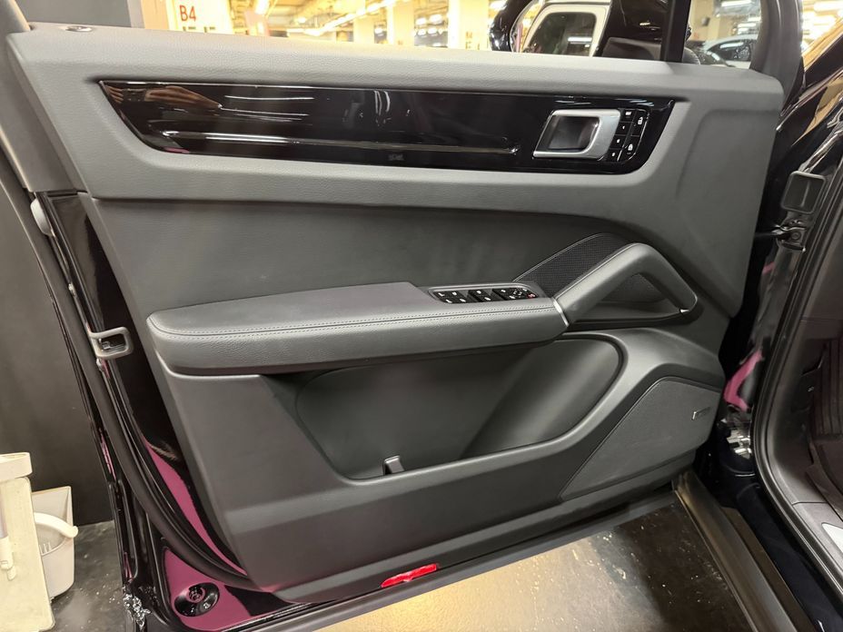 Porsche Cayenne 2021