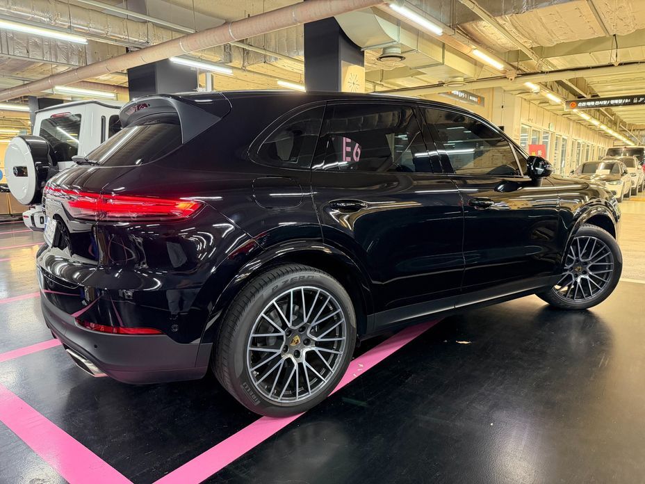 Porsche Cayenne 2021