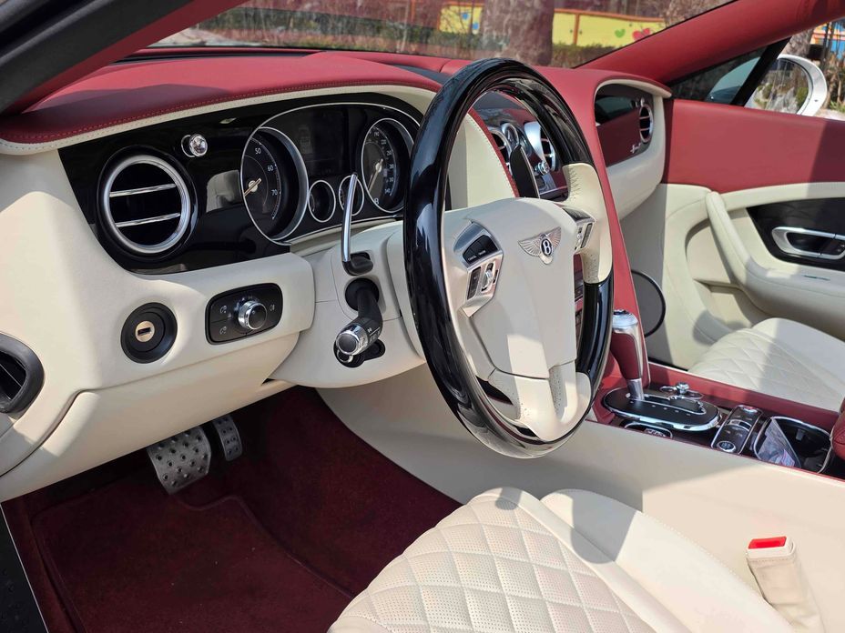Bentley Continental 2016