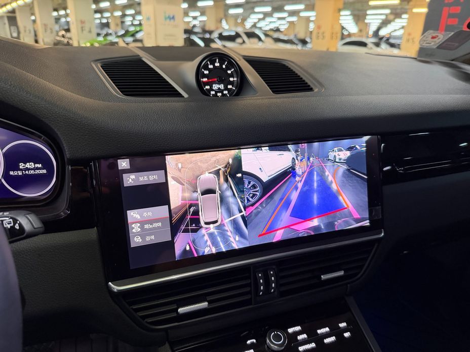Porsche Cayenne 2021