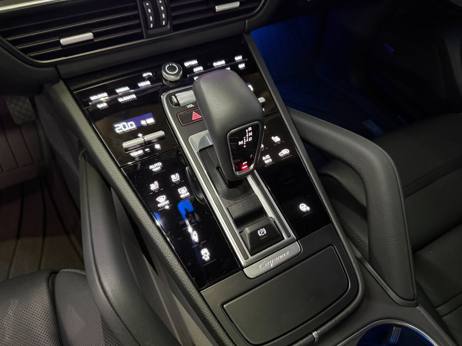 Porsche Cayenne 2021