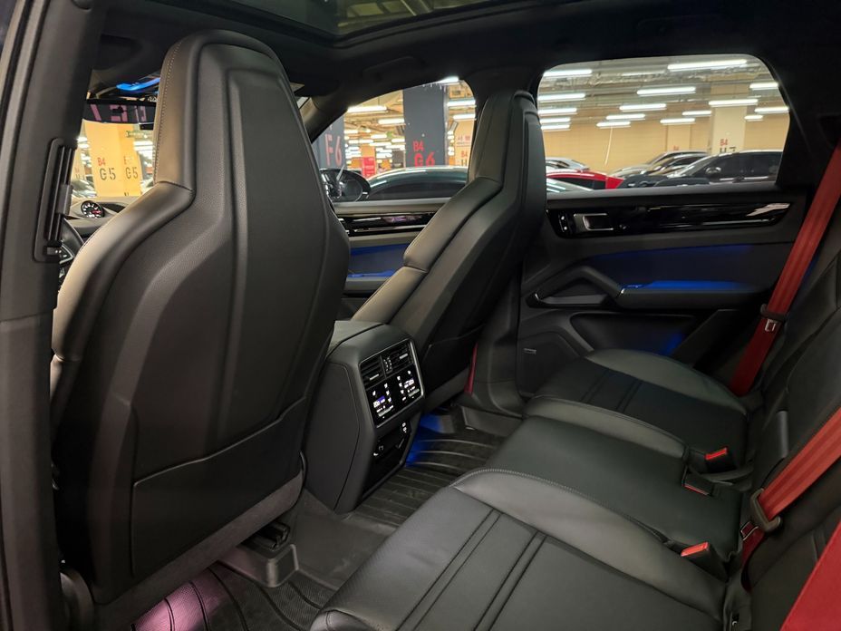 Porsche Cayenne 2021