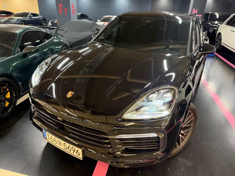 Porsche Cayenne 2021