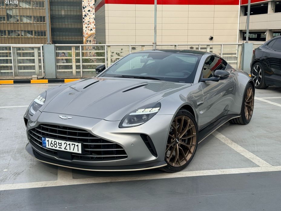 Astonmartin Vantage 2025