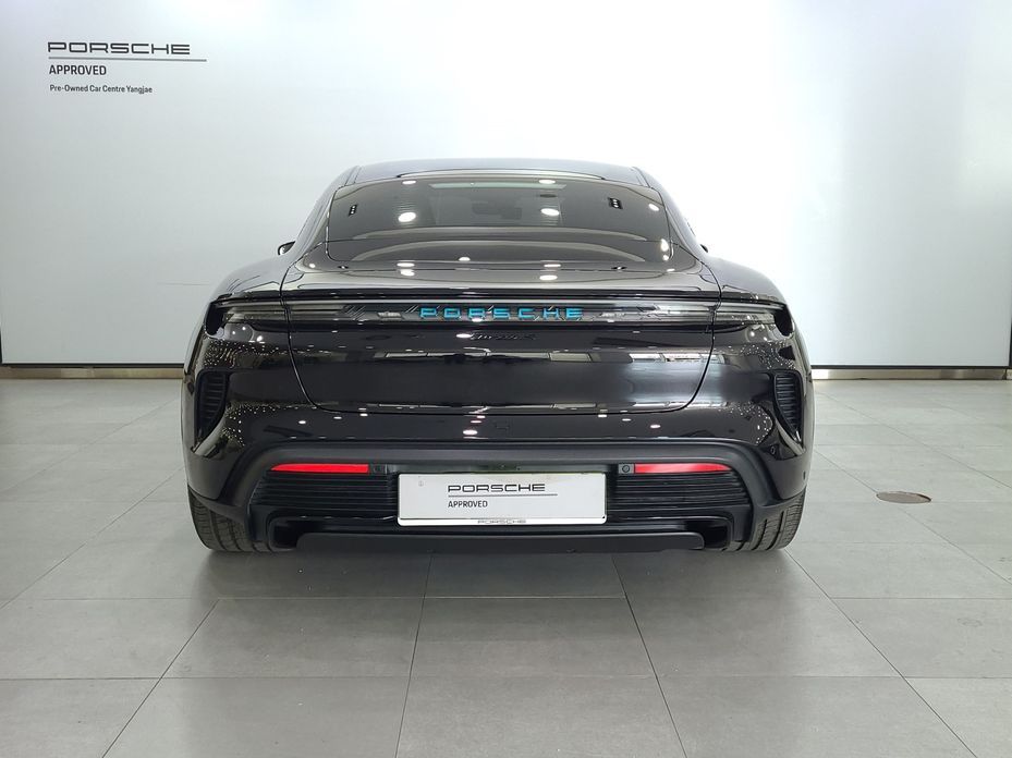Porsche Taycan 2025