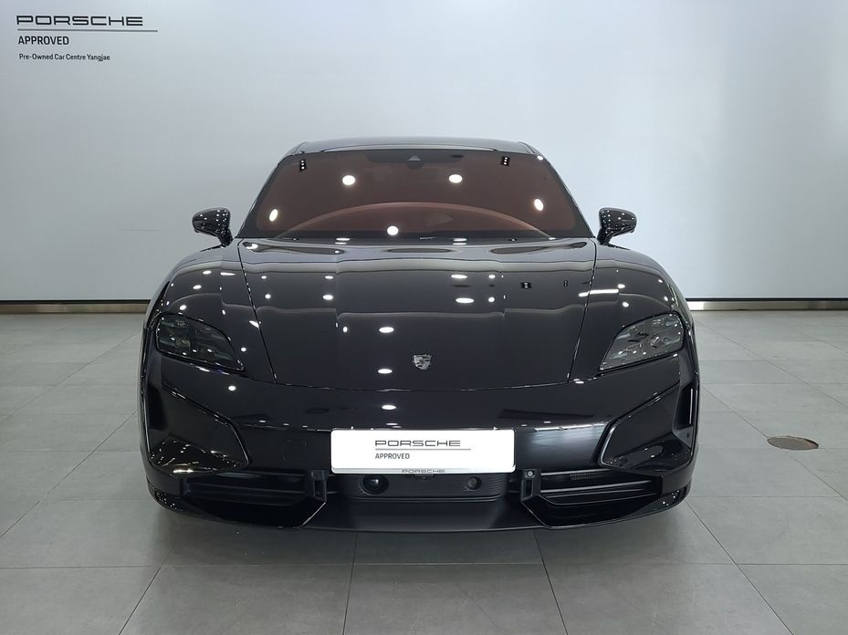 Porsche Taycan 2025