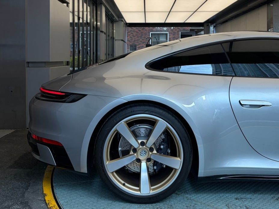 Porsche 911 2024