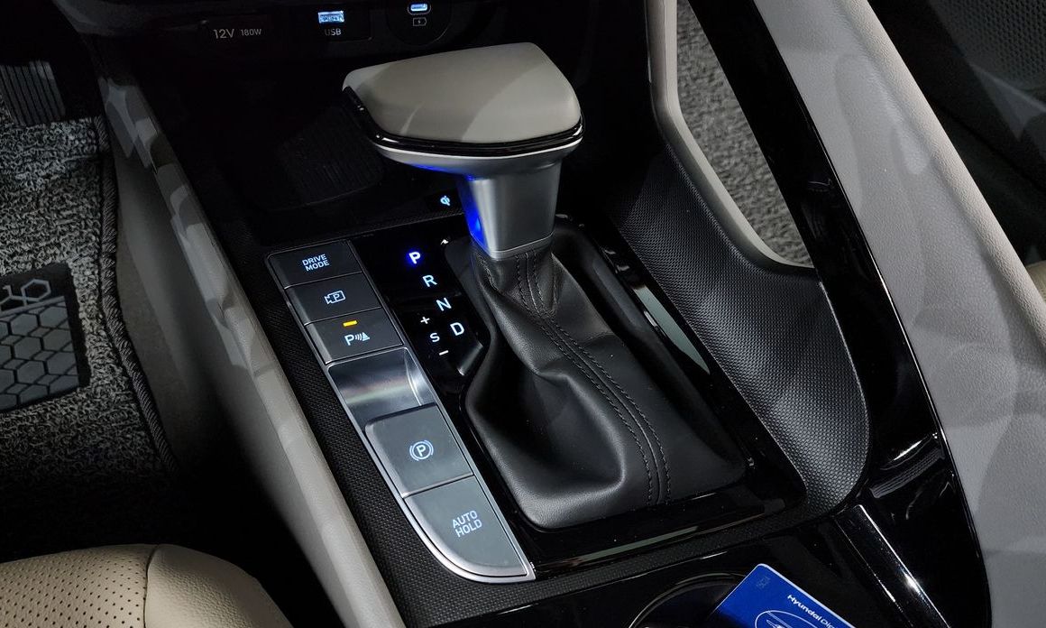 Hyundai AVANTE 2024