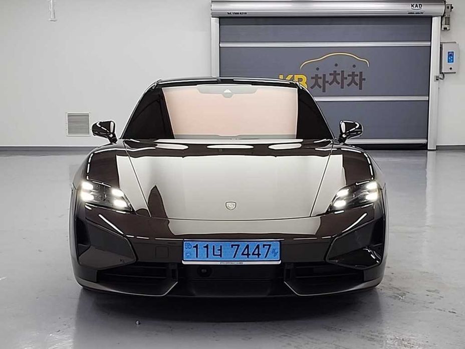 Porsche Taycan 2025