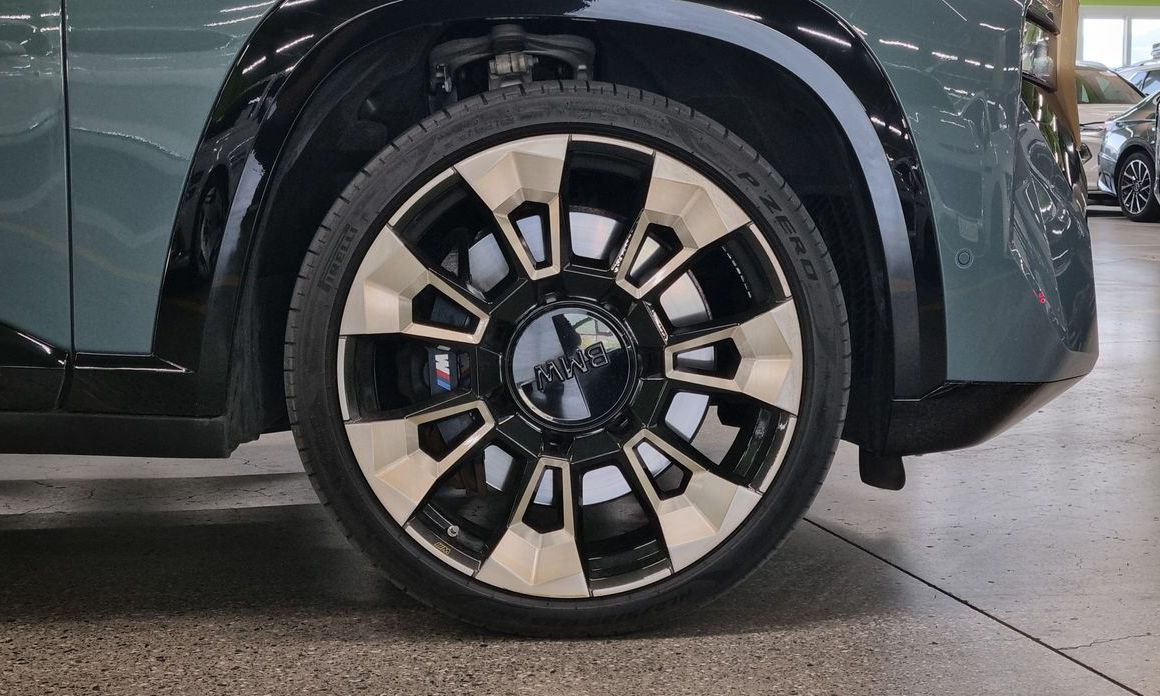 BMW XM 2023
