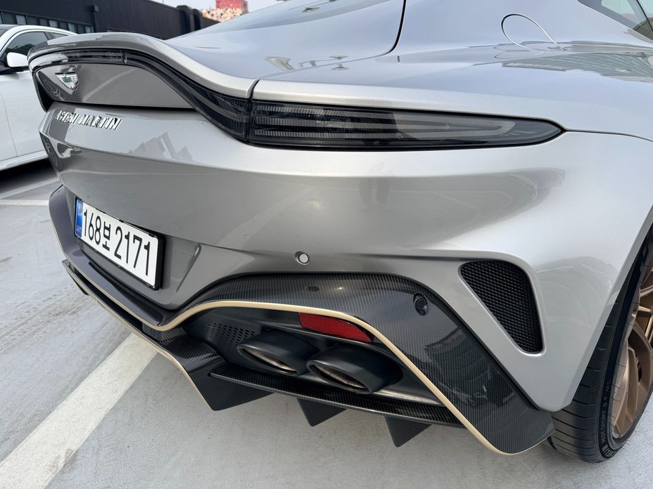 Astonmartin Vantage 2025