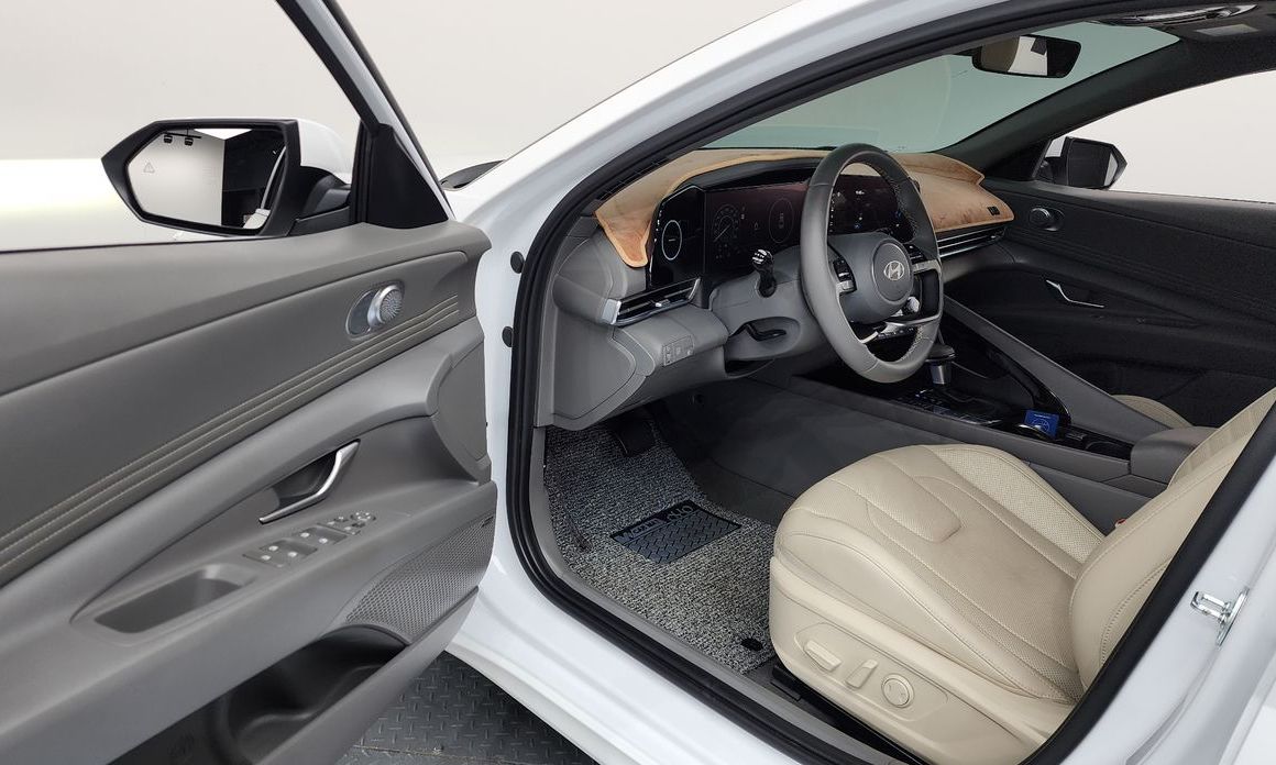 Hyundai AVANTE 2024