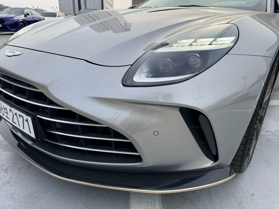 Astonmartin Vantage 2025