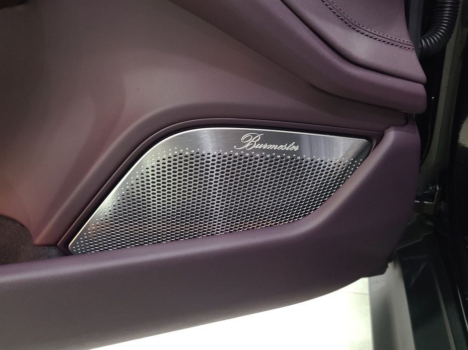 Porsche Taycan 2025