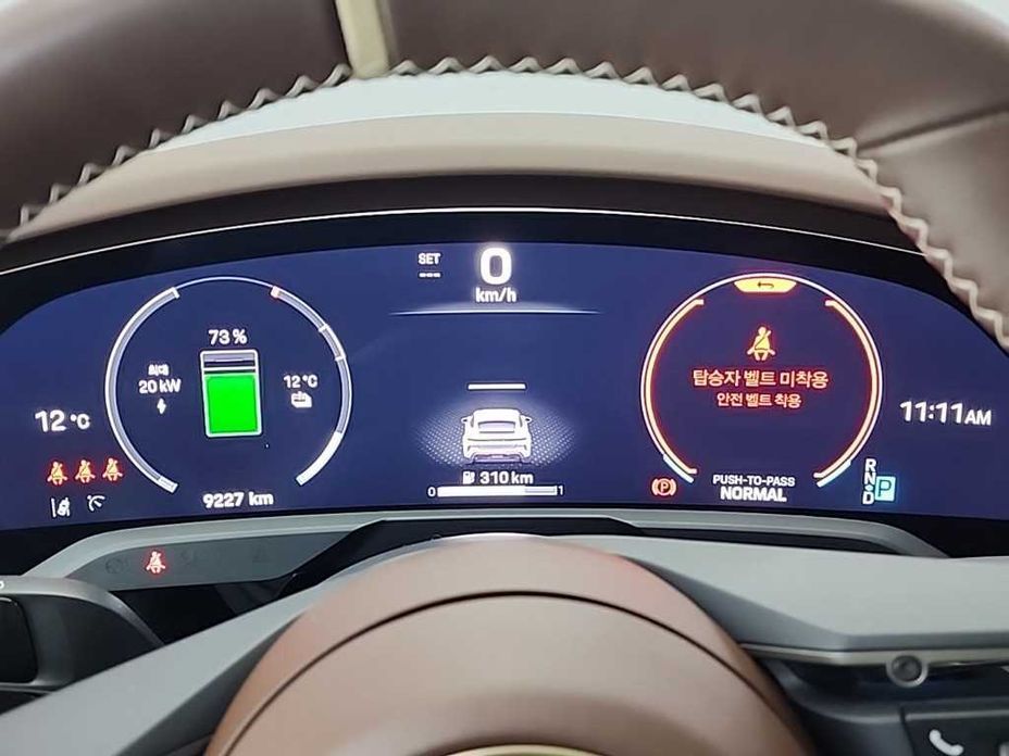 Porsche Taycan 2025