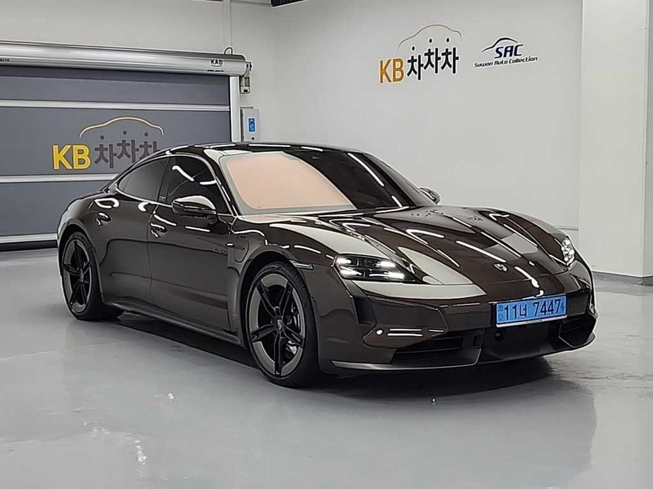 Porsche Taycan 2025