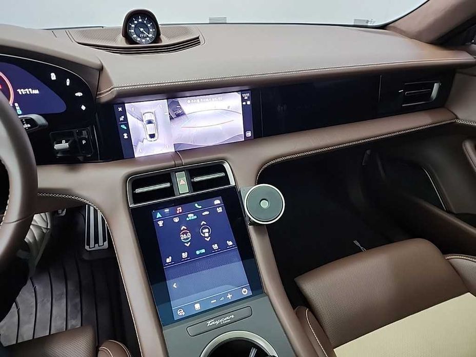 Porsche Taycan 2025