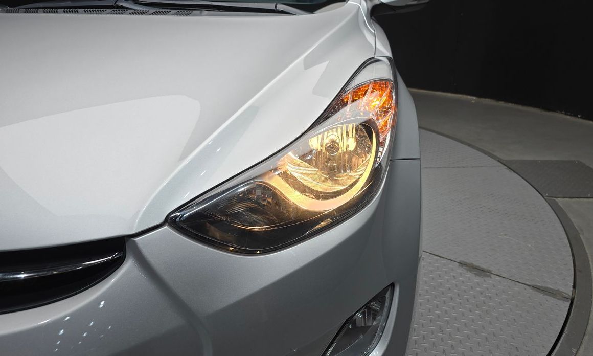 Hyundai AVANTE 2012