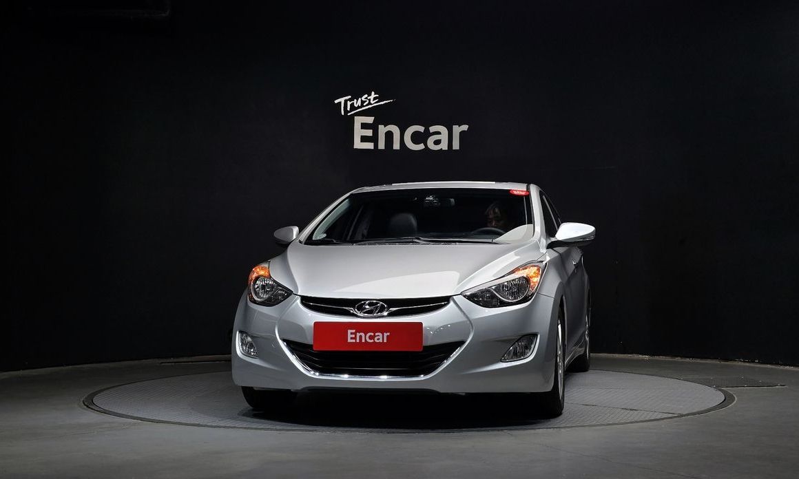 Hyundai AVANTE 2012