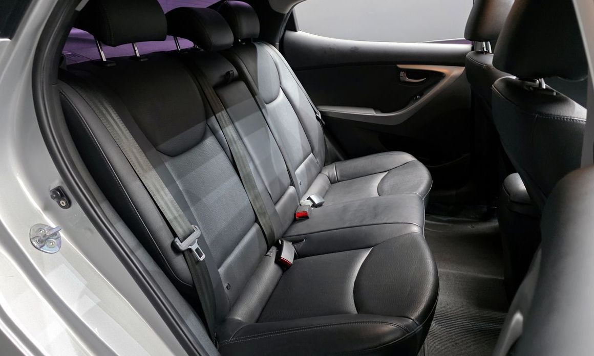 Hyundai AVANTE 2012