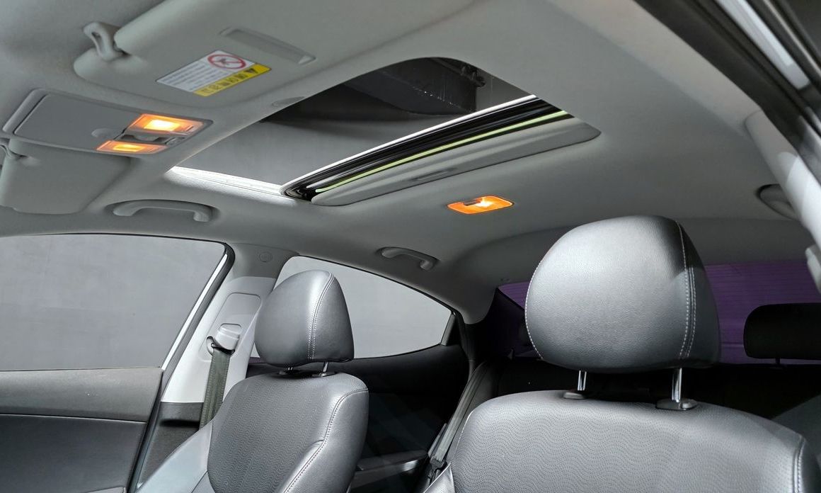 Hyundai AVANTE 2012