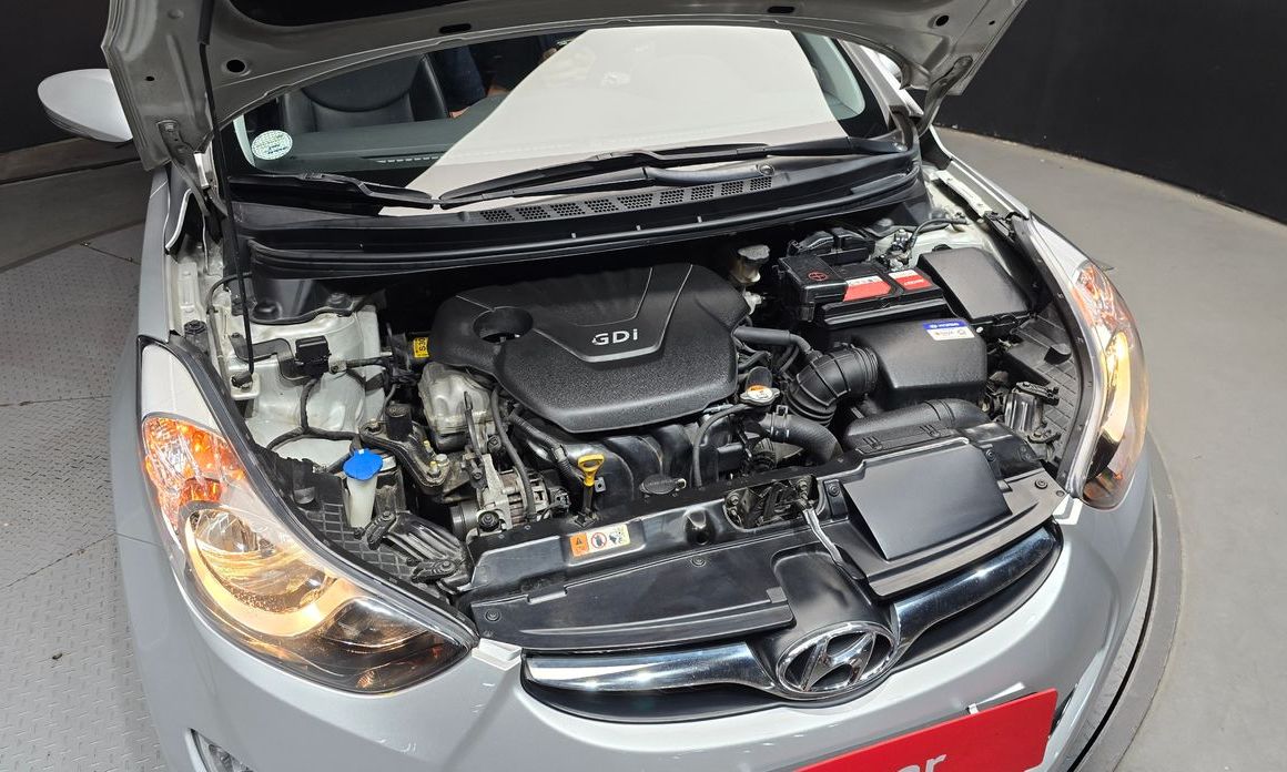 Hyundai AVANTE 2012
