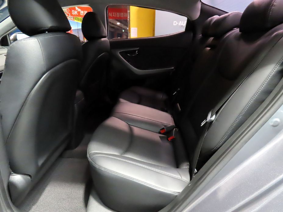 Hyundai AVANTE 2013