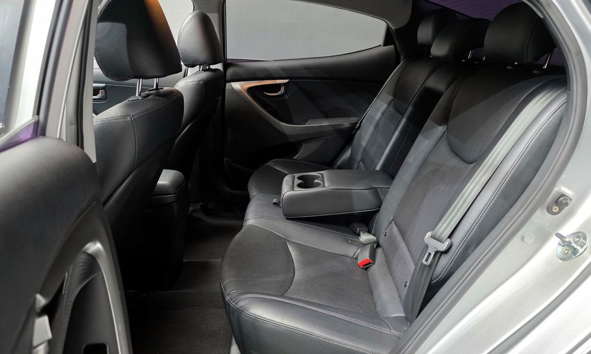 Hyundai AVANTE 2012