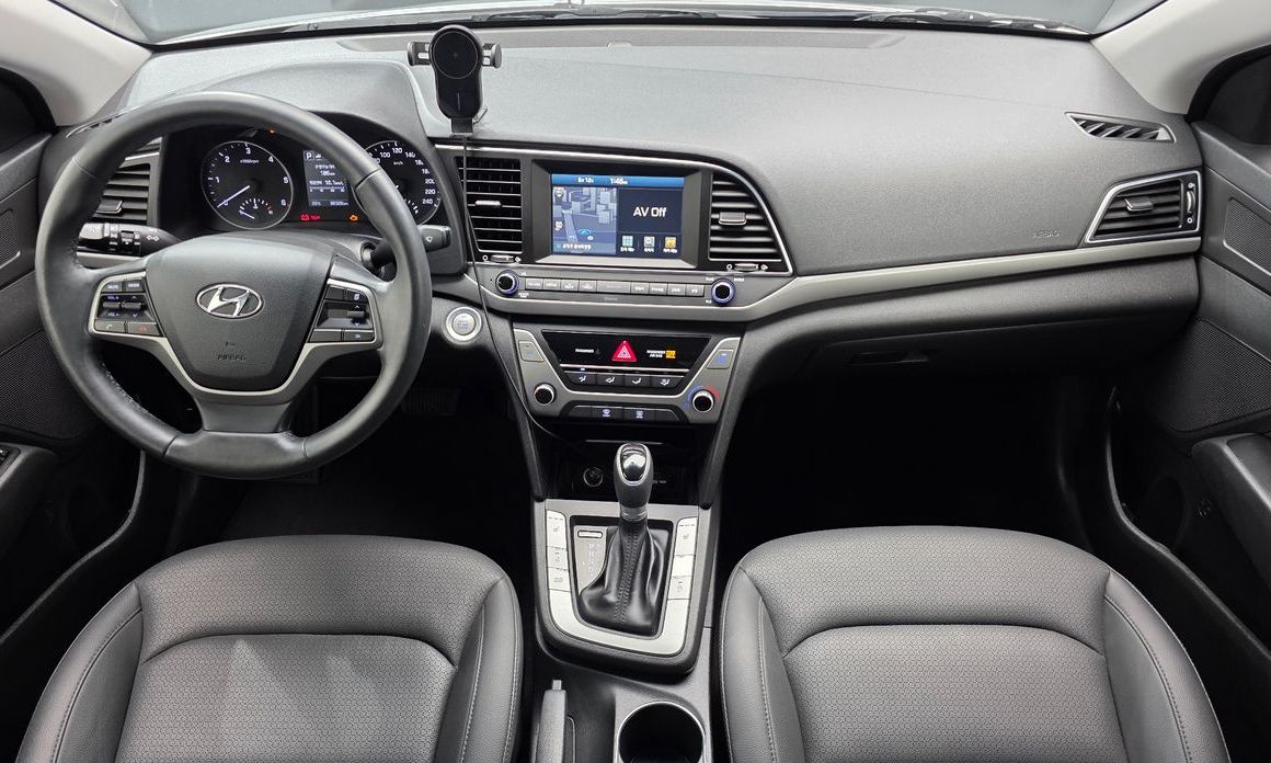 Hyundai AVANTE 2016