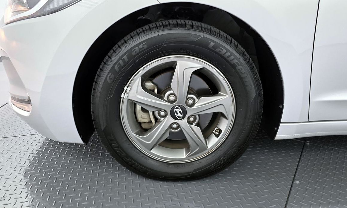 Hyundai AVANTE 2016