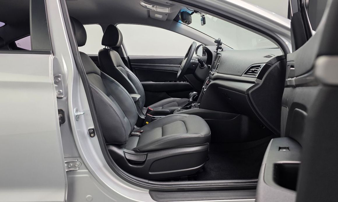 Hyundai AVANTE 2016