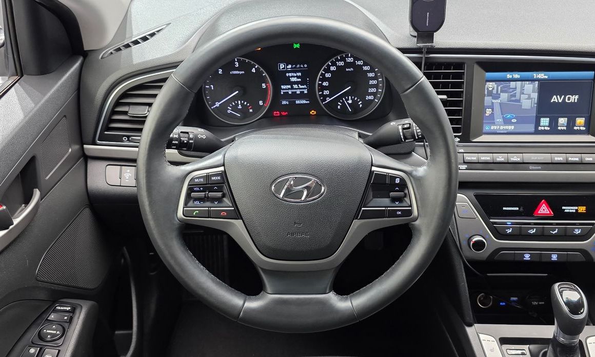 Hyundai AVANTE 2016