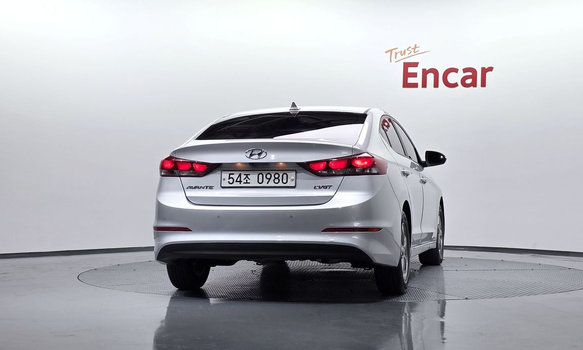 Hyundai AVANTE 2016