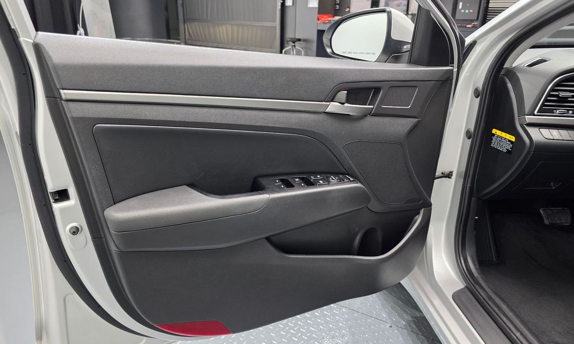 Hyundai AVANTE 2016