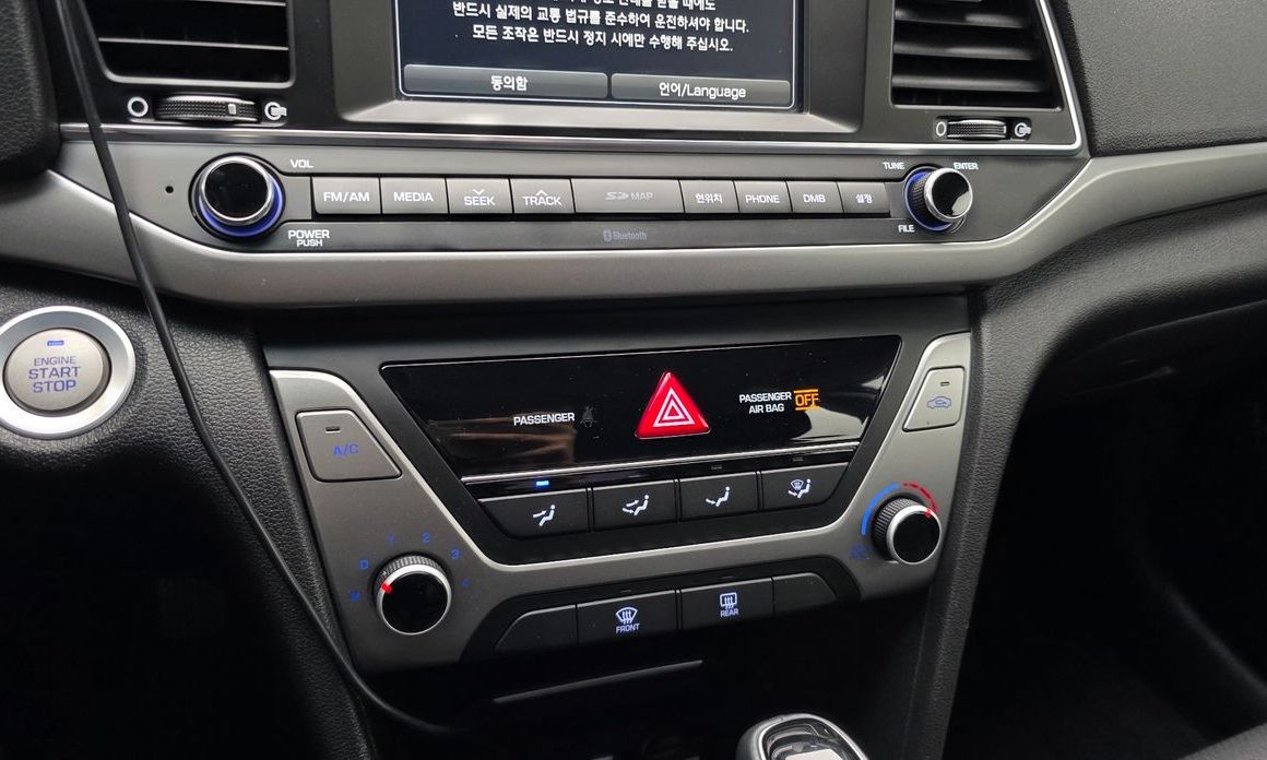 Hyundai AVANTE 2016