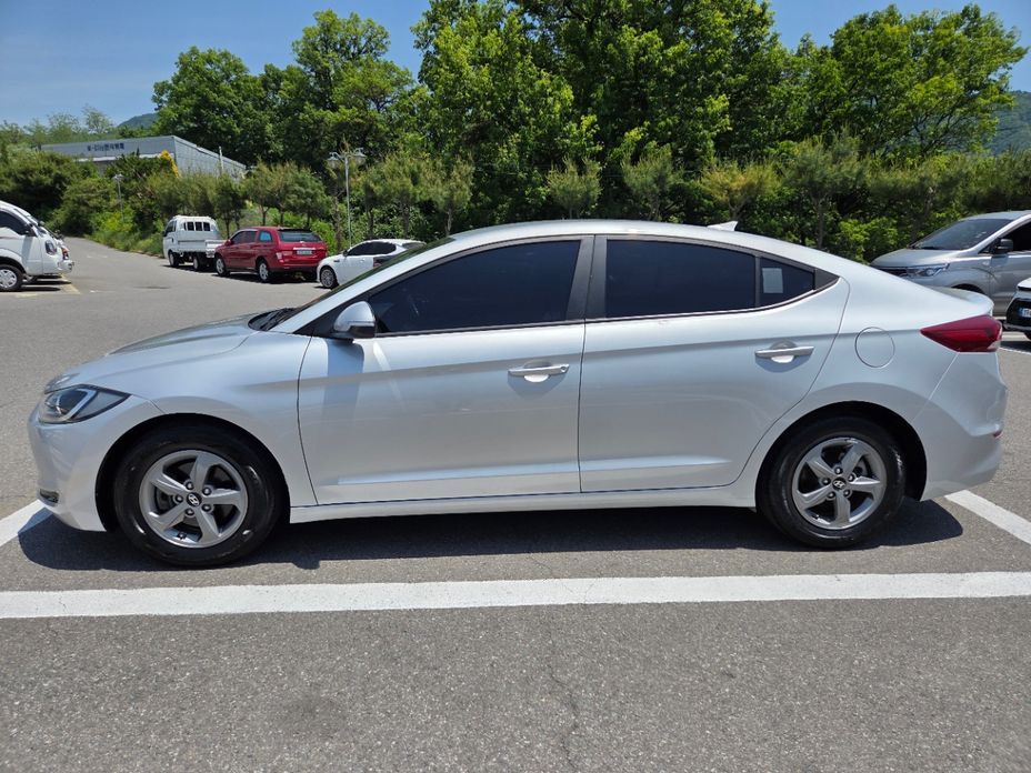 Hyundai AVANTE 2017