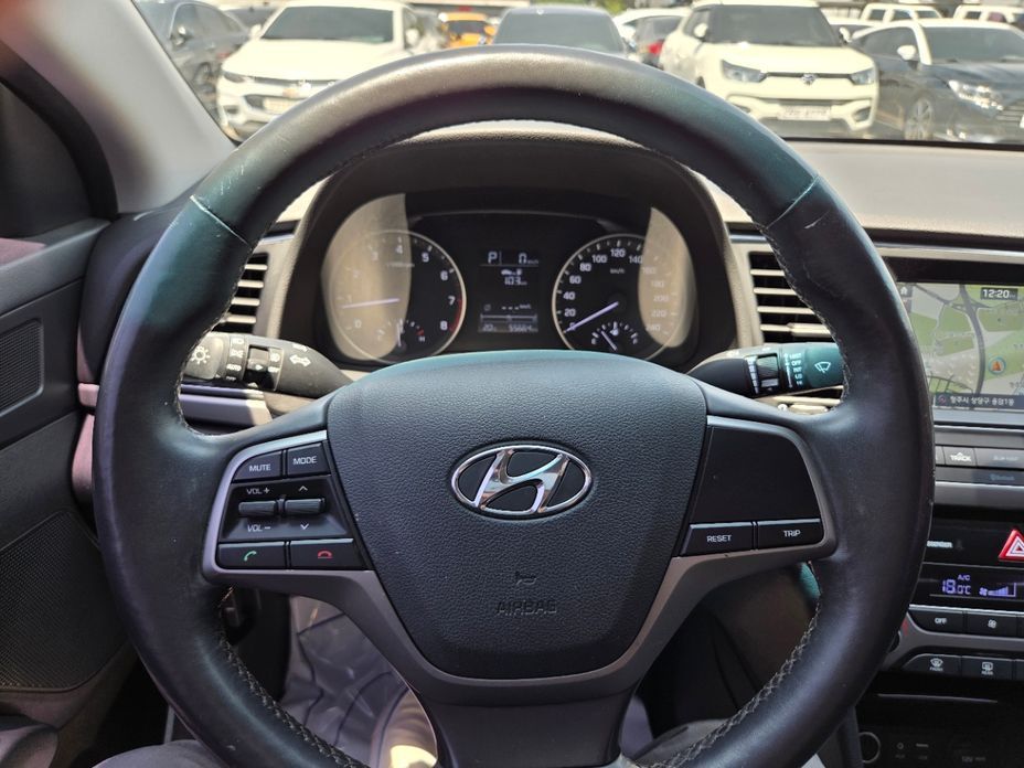 Hyundai AVANTE 2017