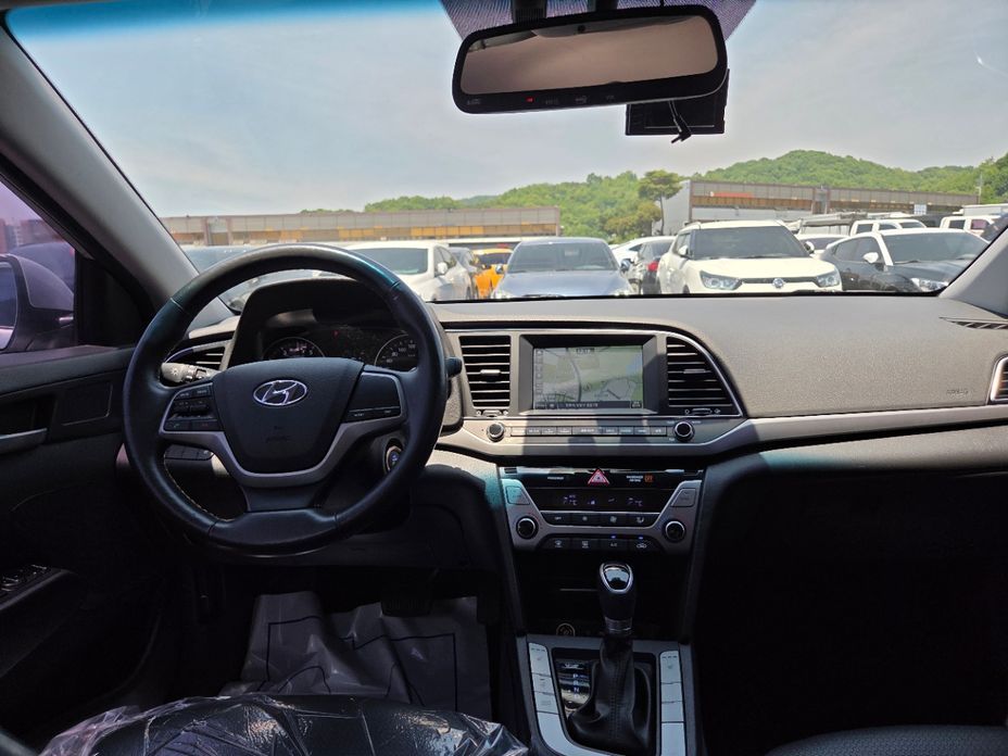 Hyundai AVANTE 2017