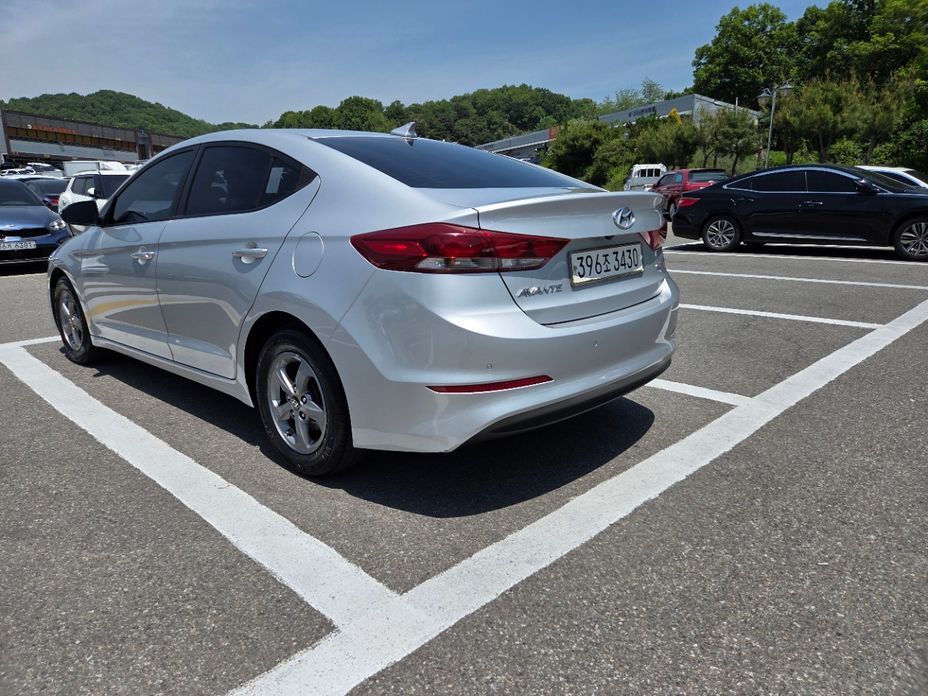 Hyundai AVANTE 2017