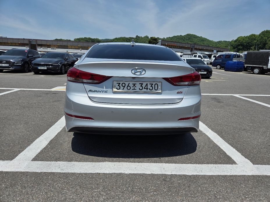 Hyundai AVANTE 2017