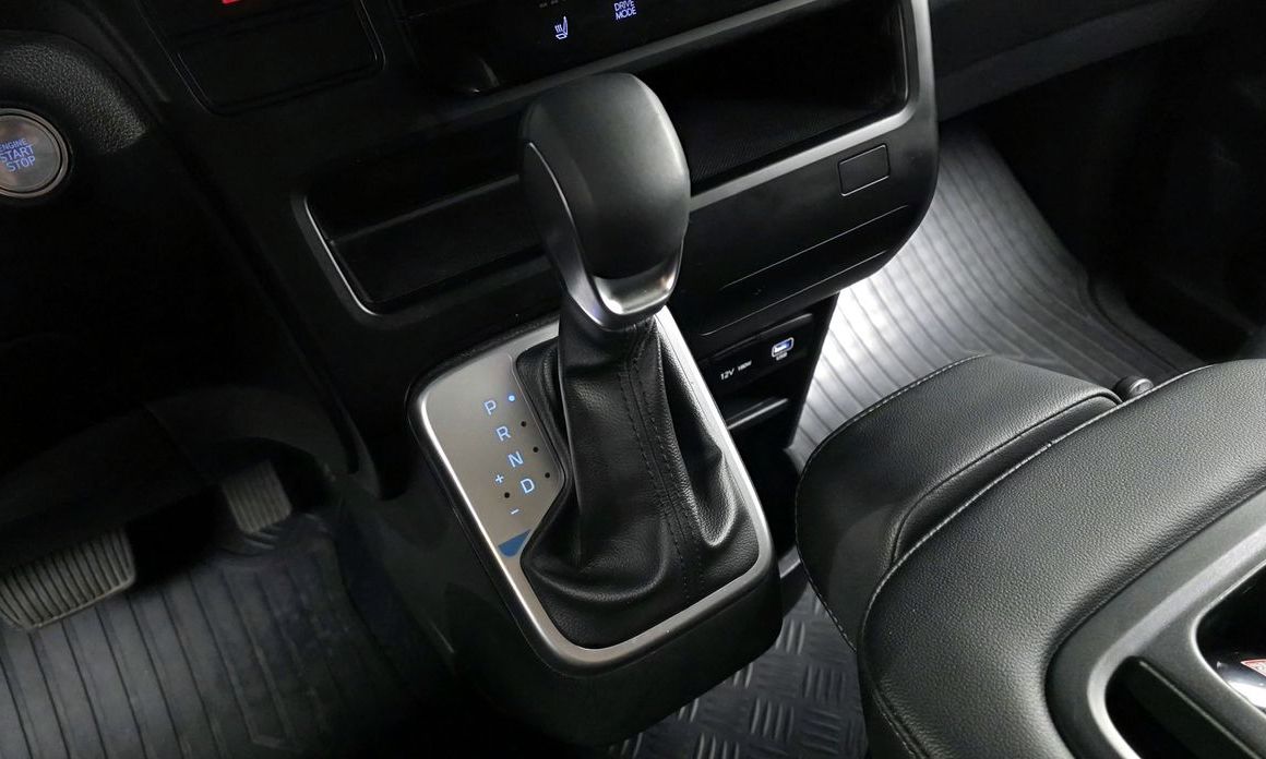 Hyundai Staria 2025