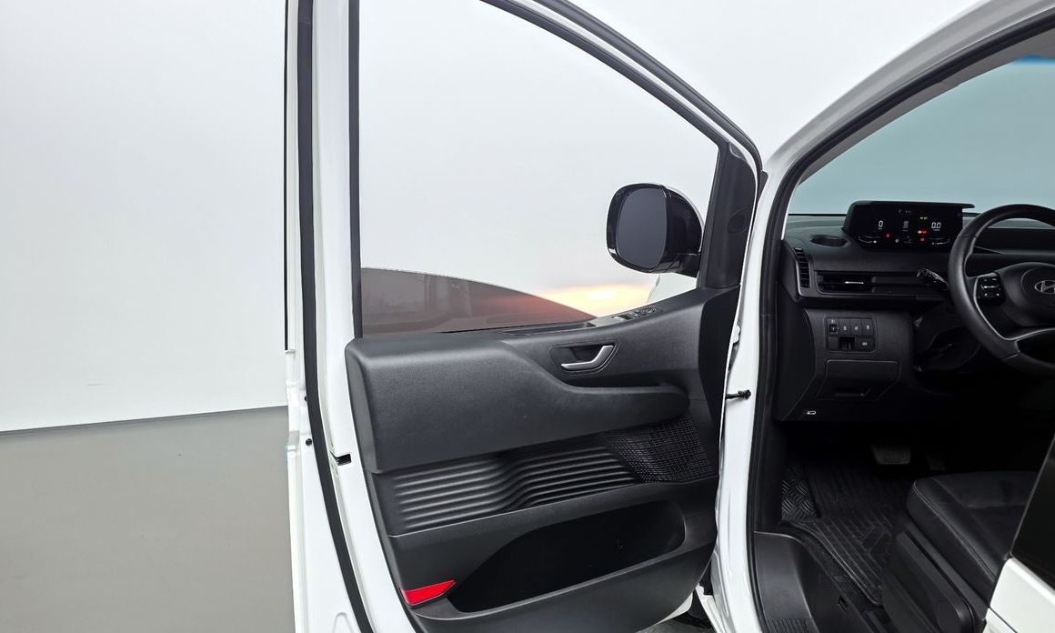 Hyundai Staria 2025