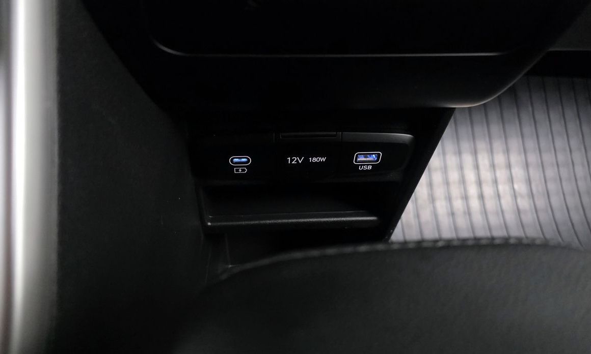 Hyundai Staria 2025