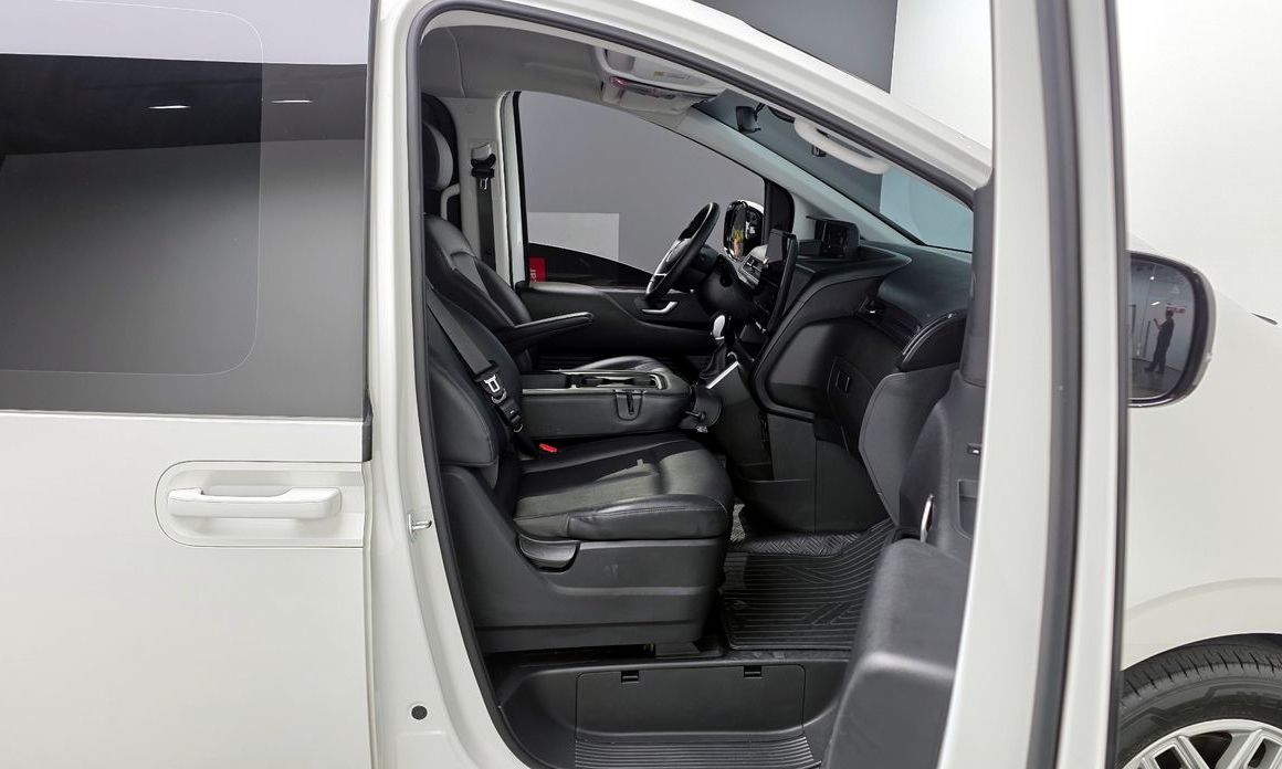Hyundai Staria 2025