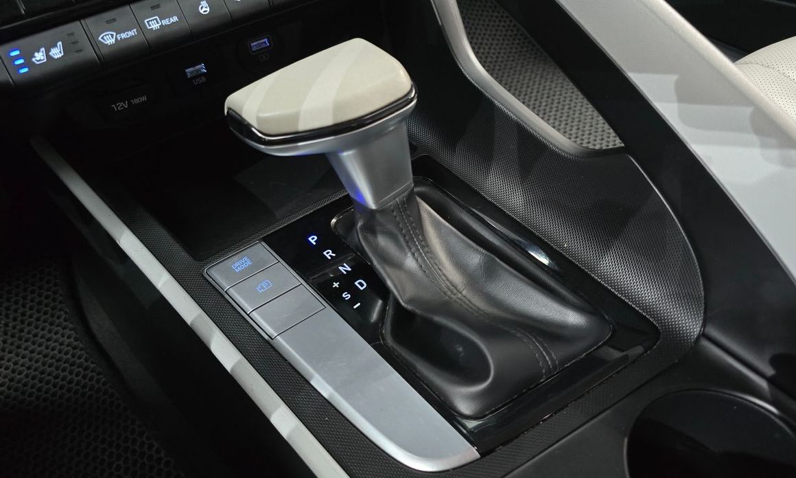 Hyundai AVANTE 2021