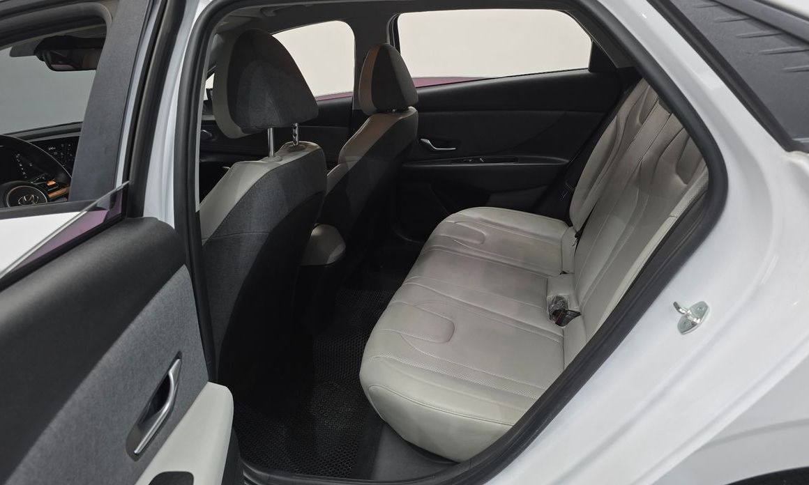 Hyundai AVANTE 2021