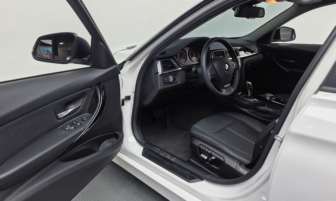 BMW 3-Series 2016