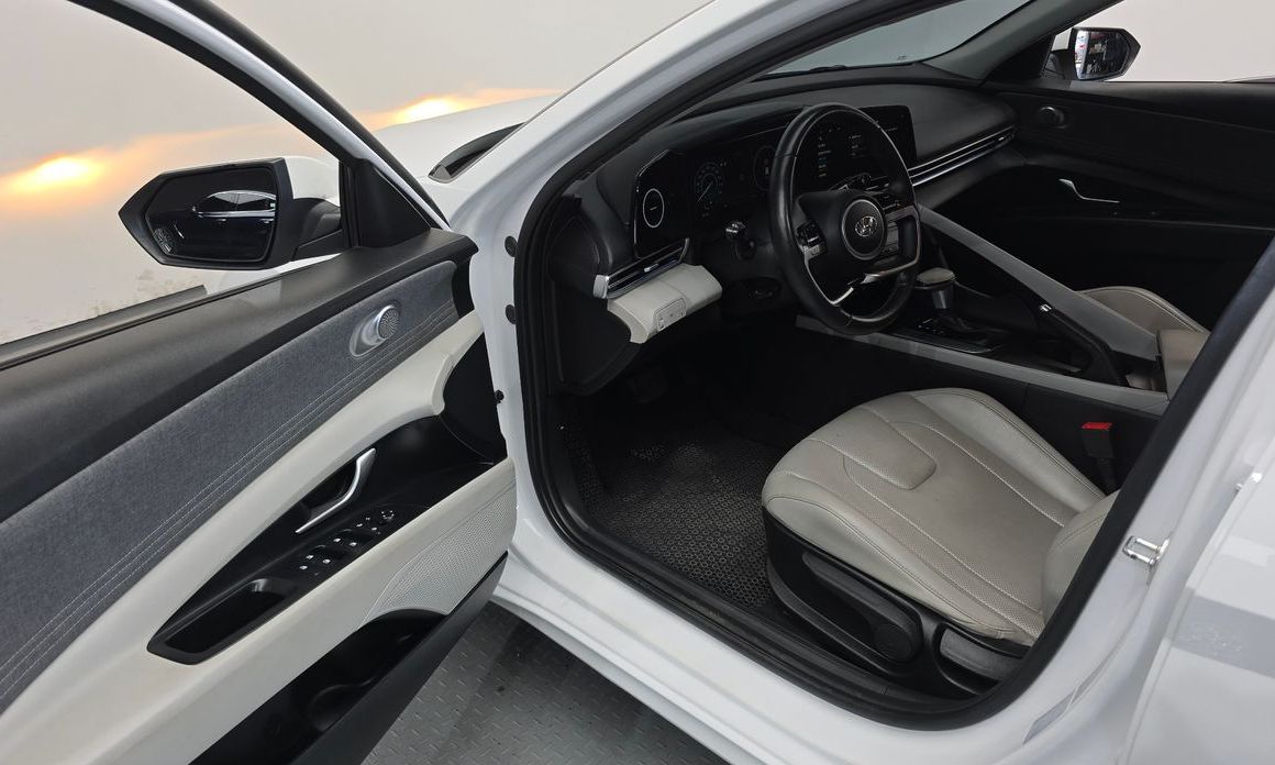 Hyundai AVANTE 2021