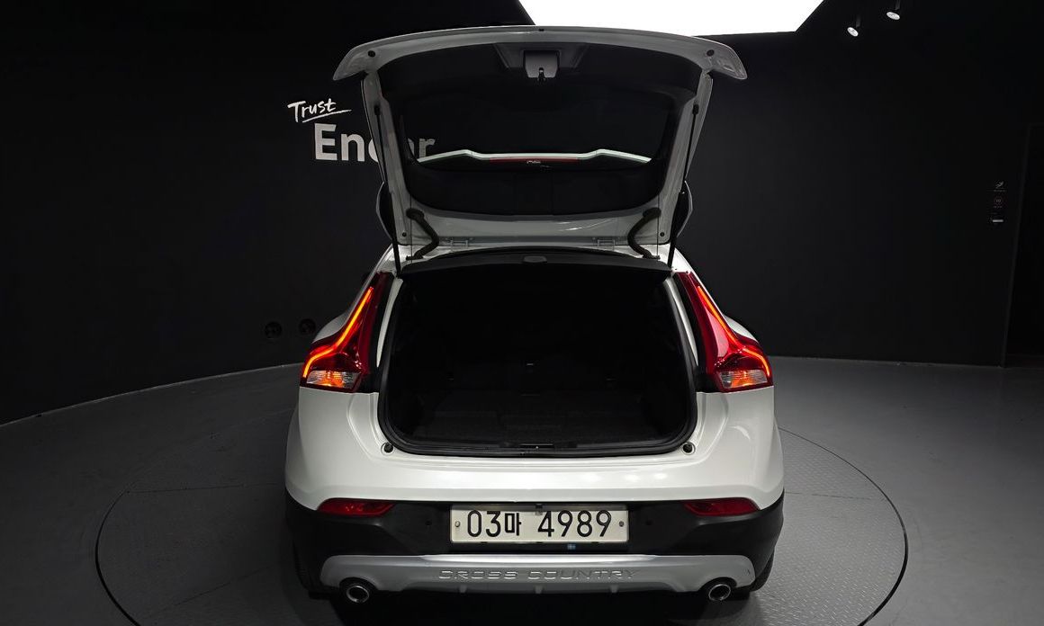 Volvo V40 2019