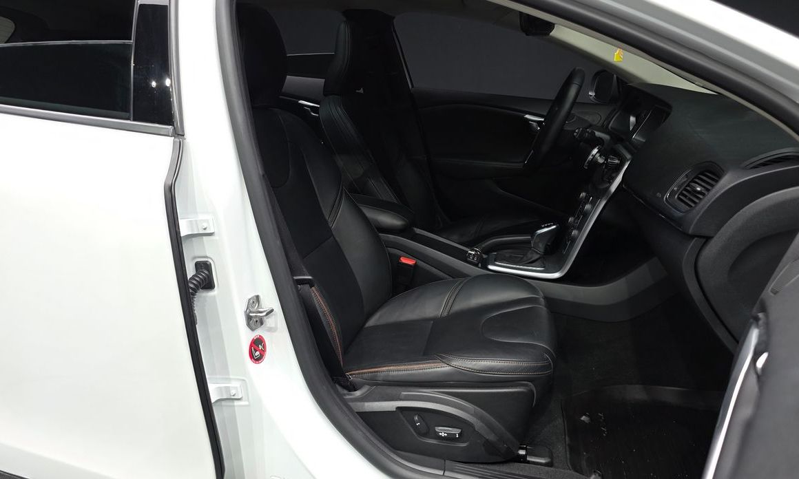 Volvo V40 2019